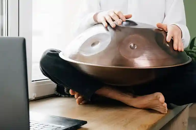 تمرین هنگ درام: ۸ تمرین ساده برای شروع نواختن برای مبتدیان