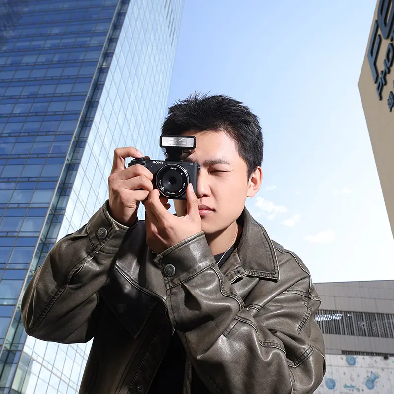 فلش و نور روی دوربین و موبایل Ulanzi F12