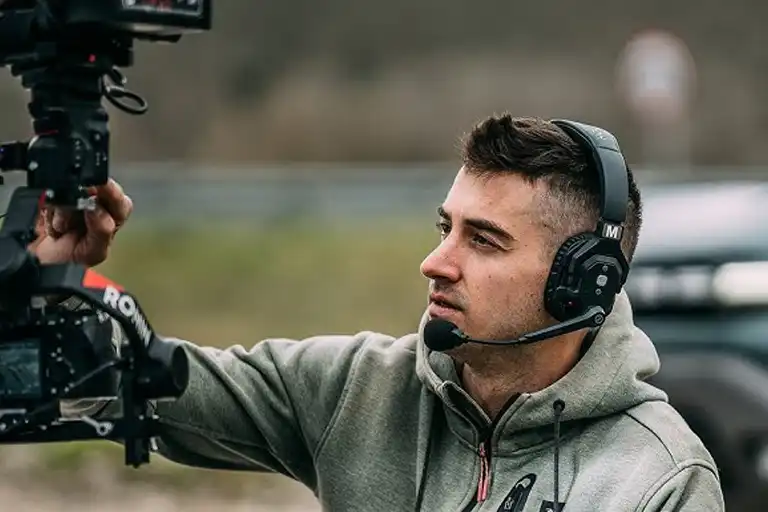 کاربرد اینترکام‌ها در صنایع مختلف | از فیلم‌سازی تا صنعت